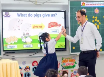 AI VÀ PHƯƠNG PHÁP MỚI TRONG DẠY HỌC TIẾNG ANH: CÔNG CỤ ĐẮC LỰC, KHÔNG THỂ THAY THẾ NGƯỜI THẦY